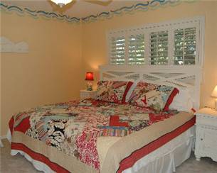 Holmes Beach 2 Bedroom Vacation Rental Pool Walk To Beach