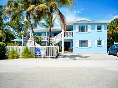 Holmes Beach 2 Bedroom Vacation Rental Pool Walk To Beach