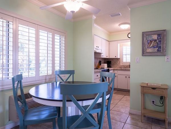 Beachside Complex at Holmes Beach One Bedroom Sleeps 4