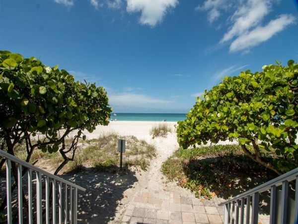 Charming Home with 3-Bedrooms on Anna Maria Island
