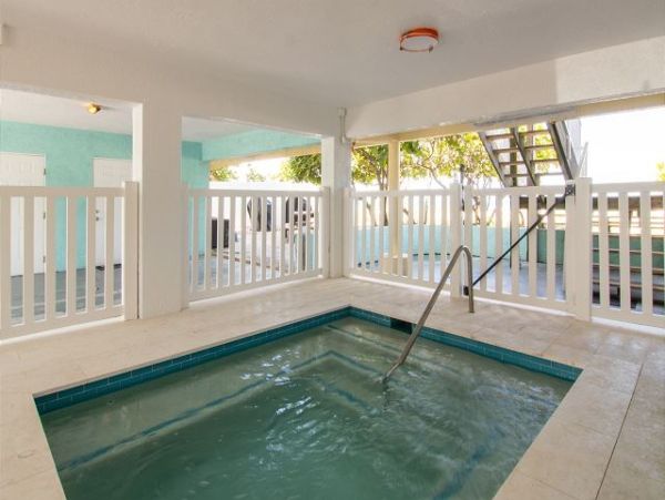 Charming Home with 3-Bedrooms on Anna Maria Island