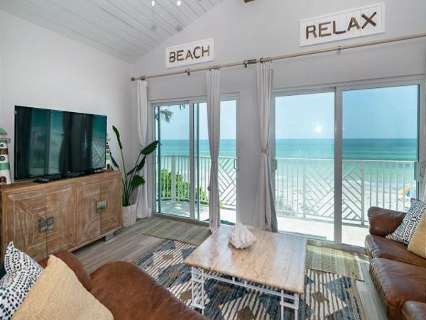 Charming Home with 3-Bedrooms on Anna Maria Island