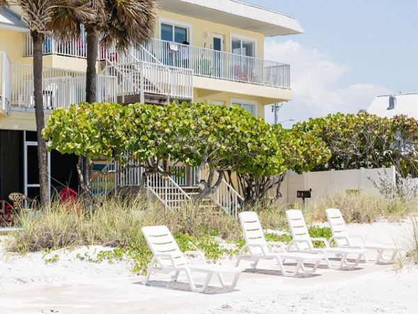 Charming Home with 3-Bedrooms on Anna Maria Island