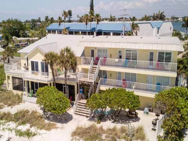 Charming Home with 3-Bedrooms on Anna Maria Island