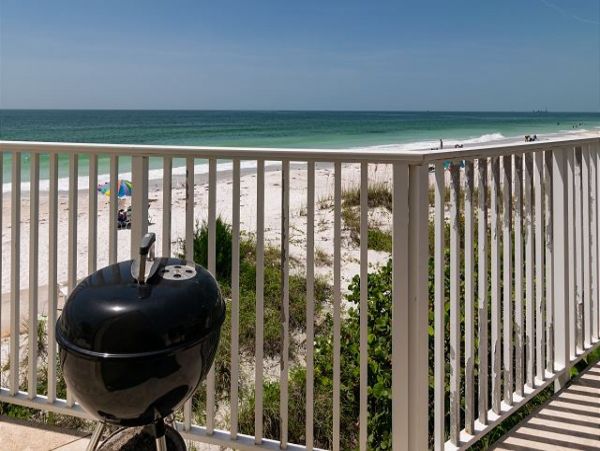 Charming Home with 3-Bedrooms on Anna Maria Island