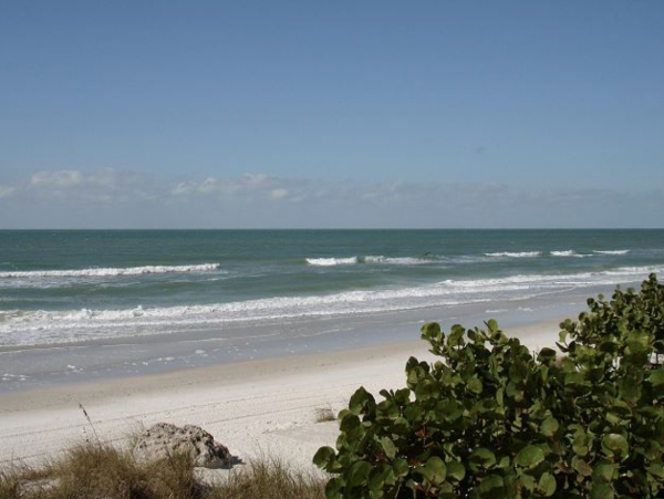 Value Vacation Beachfront Condo Rental at Anna Maria