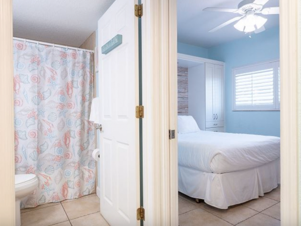 Value Vacation Beachfront Condo Rental at Anna Maria