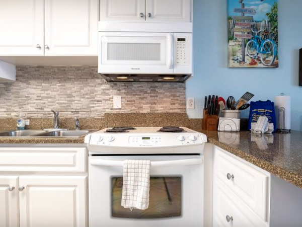 Value Vacation Beachfront Condo Rental at Anna Maria
