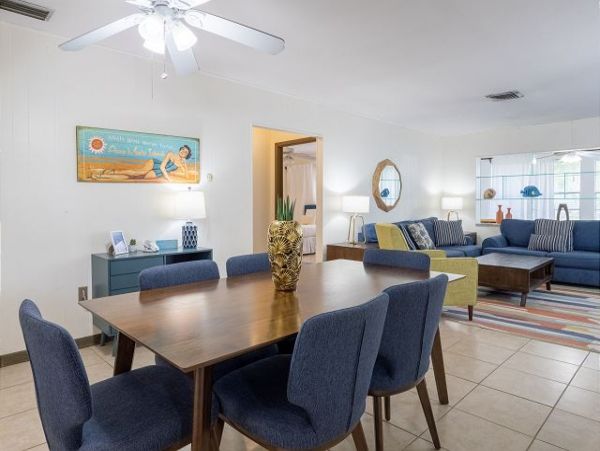 A Spacious Anna Maria Island Duplex Sleeps 4 Walk to Beach