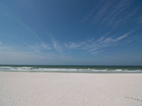 A Spacious Anna Maria Island Duplex Sleeps 4 Walk to Beach