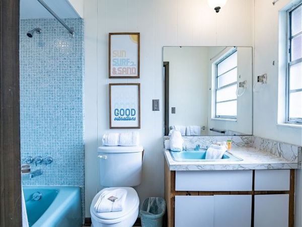 A Spacious Anna Maria Island Duplex Sleeps 4 Walk to Beach