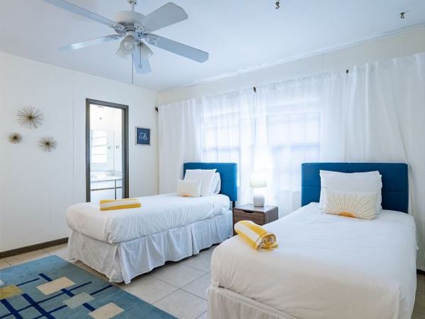 A Spacious Anna Maria Island Duplex Sleeps 4 Walk to Beach