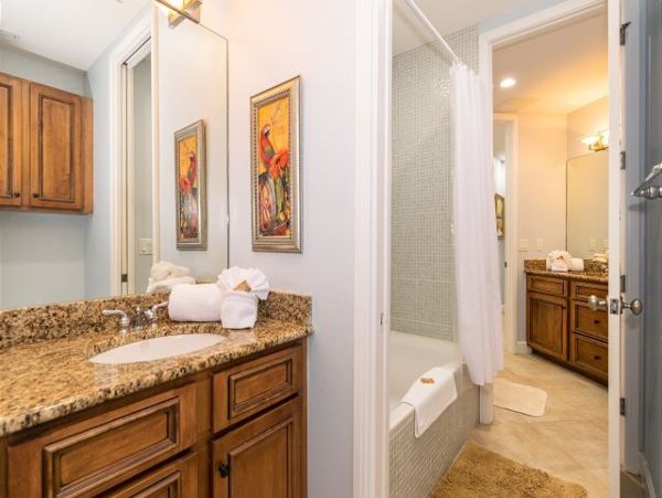 Anna Maria Three Bedroom Luxury Beach Condo - 2 Heated Pools