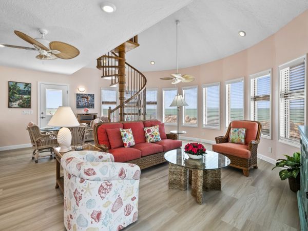 Anna Maria Island Beachfront Cottage Rental - Holmes Beach Gulf Front Vacation Home