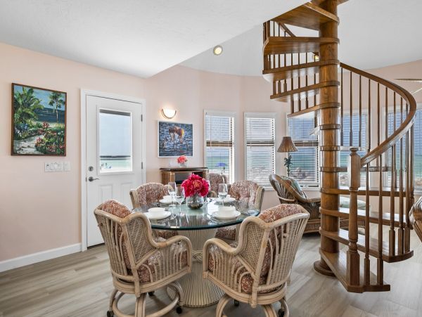 Anna Maria Island Beachfront Cottage Rental - Holmes Beach Gulf Front Vacation Home