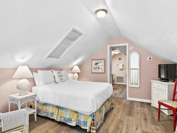 Anna Maria Island Beachfront Cottage Rental - Holmes Beach Gulf Front Vacation Home