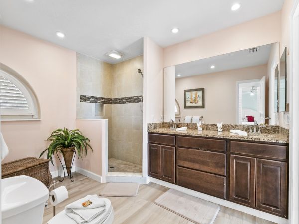 Anna Maria Island Beachfront Cottage Rental - Holmes Beach Gulf Front Vacation Home