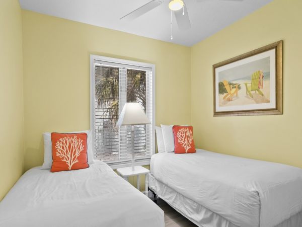 Anna Maria Island Beachfront Cottage Rental - Holmes Beach Gulf Front Vacation Home