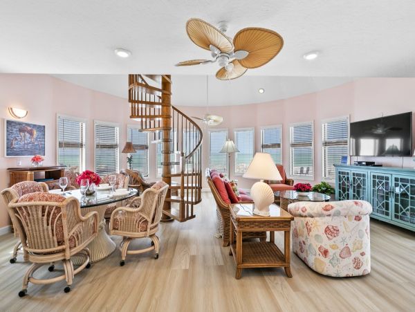 Anna Maria Island Beachfront Cottage Rental - Holmes Beach Gulf Front Vacation Home