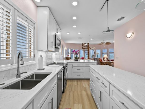 Anna Maria Island Beachfront Cottage Rental - Holmes Beach Gulf Front Vacation Home
