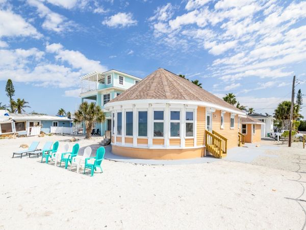 Anna Maria Island Beachfront Cottage Rental - Holmes Beach Gulf Front Vacation Home