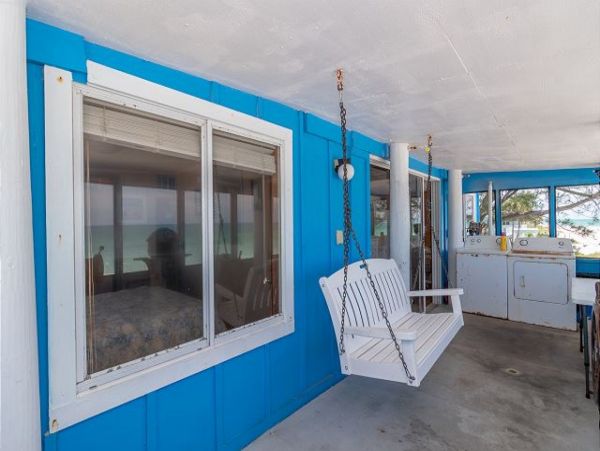 Three Bedroom Anna Maria Island Beach House- On the sand