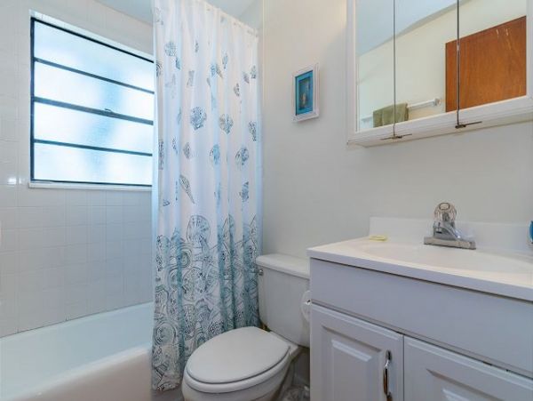 Three Bedroom Anna Maria Island Beach House- On the sand