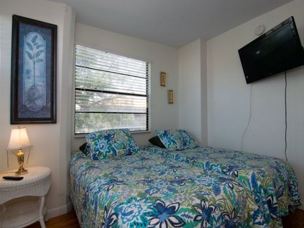 Three Bedroom Anna Maria Island Beach House- On the sand