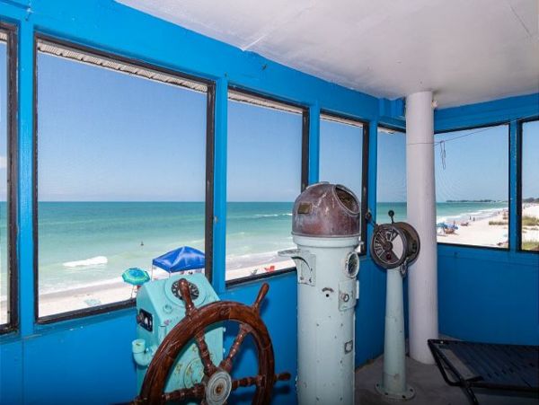 Three Bedroom Anna Maria Island Beach House- On the sand