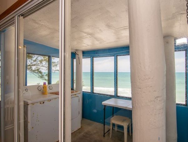 Three Bedroom Anna Maria Island Beach House- On the sand