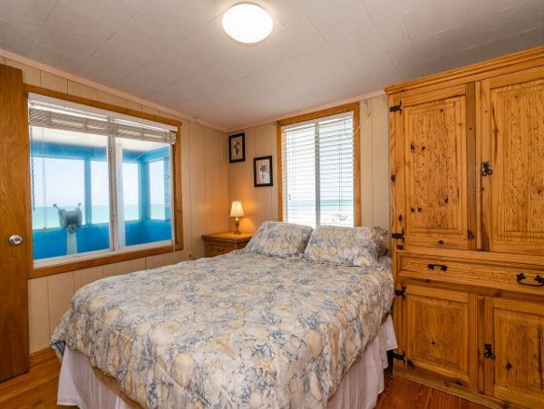 Three Bedroom Anna Maria Island Beach House- On the sand