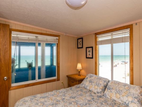 Three Bedroom Anna Maria Island Beach House- On the sand