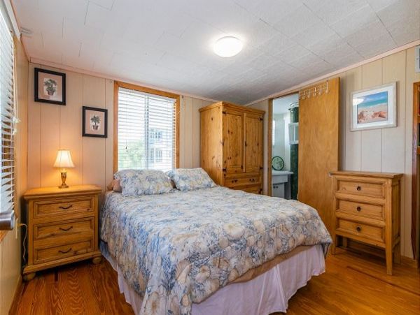 Three Bedroom Anna Maria Island Beach House- On the sand