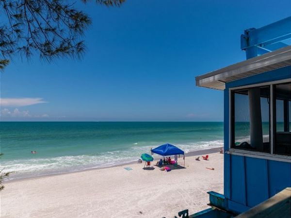 Three Bedroom Anna Maria Island Beach House- On the sand