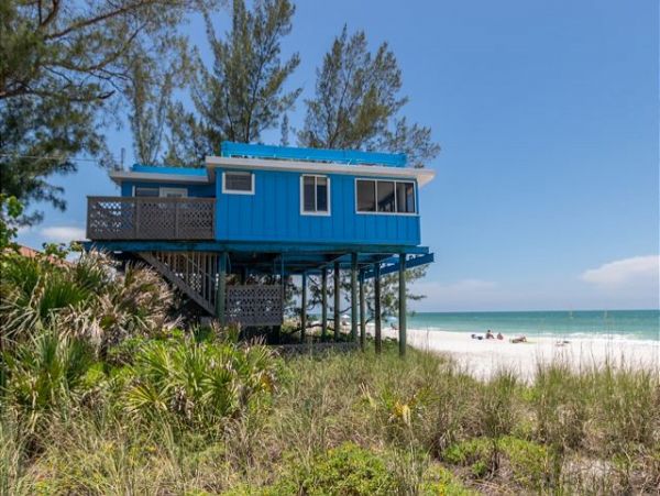 Three Bedroom Anna Maria Island Beach House- On the sand