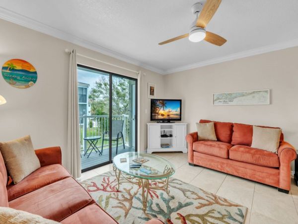 Holmes Beach 2 Bedroom Vacation Condo Steps to Beach - additional view, photo 3