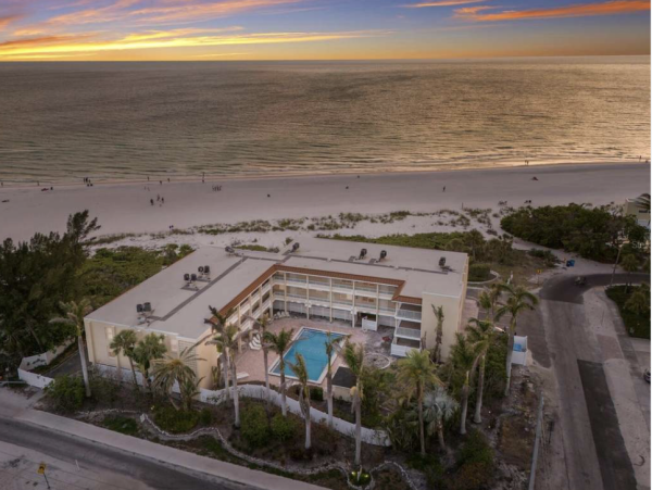 Beachfront Value Two Bedroom Condo Sleeps 6 Guests