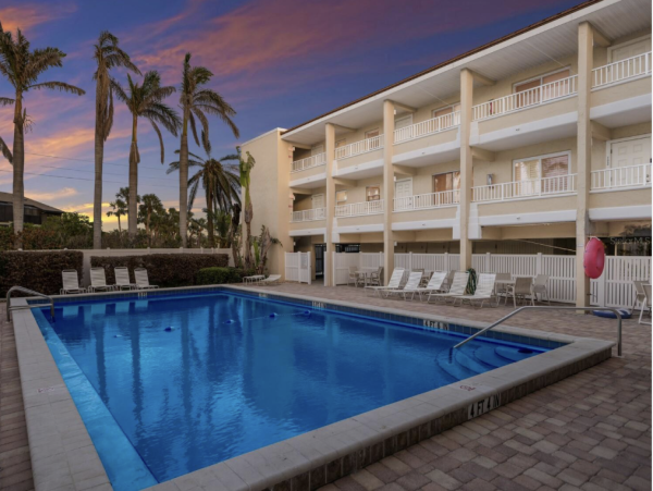 Beachfront Value Two Bedroom Condo Sleeps 6 Guests