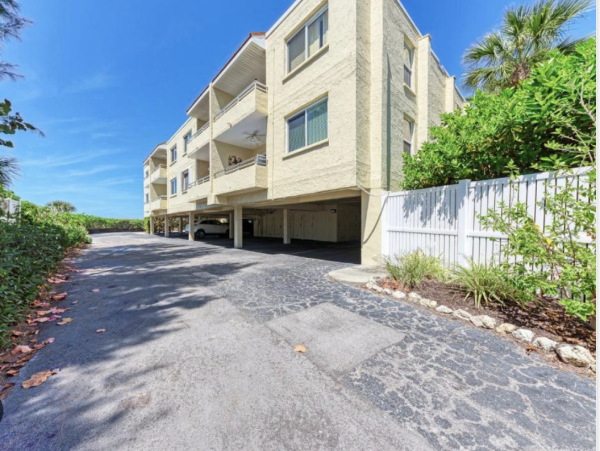 Beachfront Value Two Bedroom Condo Sleeps 6 Guests