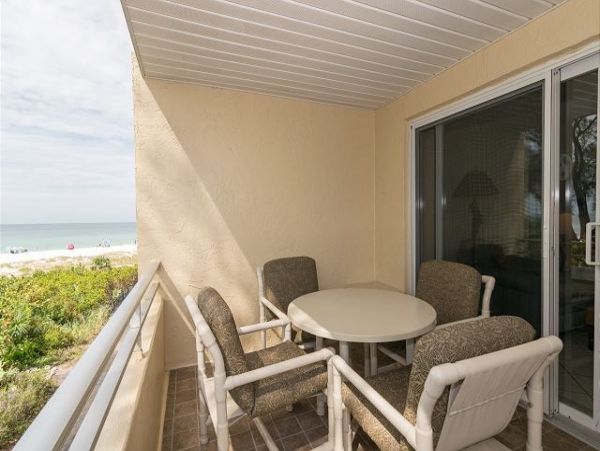 Beachfront Value Two Bedroom Condo Sleeps 6 Guests