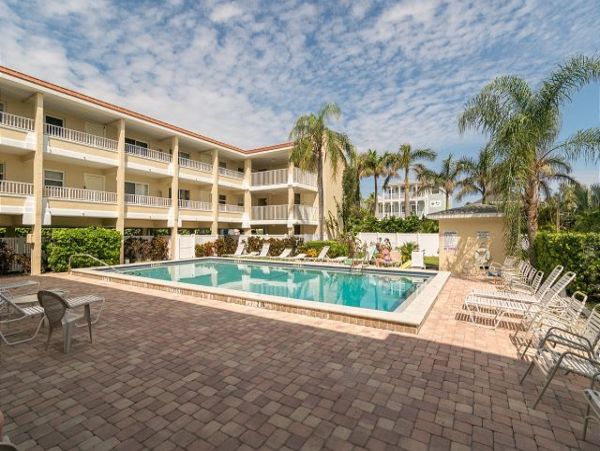 Beachfront Value Two Bedroom Condo Sleeps 6 Guests