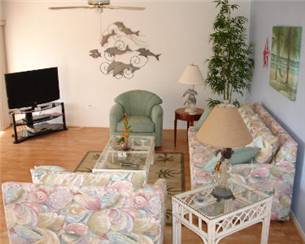 STROLL TO BEACH FROM THIS 2 BEDROOM TOWNHOME STROLL TO BEACH FROM THIS 2 BEDROOM TOWNHOME