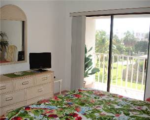 STROLL TO BEACH FROM THIS 2 BEDROOM TOWNHOME STROLL TO BEACH FROM THIS 2 BEDROOM TOWNHOME