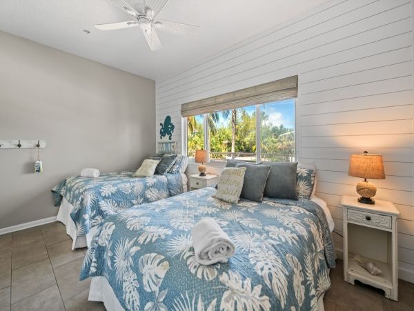 Gulf Front Holmes Beach Vacation Rental 3 Bedroom Condo