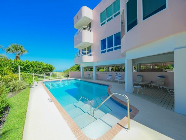 Gulf Front Holmes Beach Vacation Rental 3 Bedroom Condo