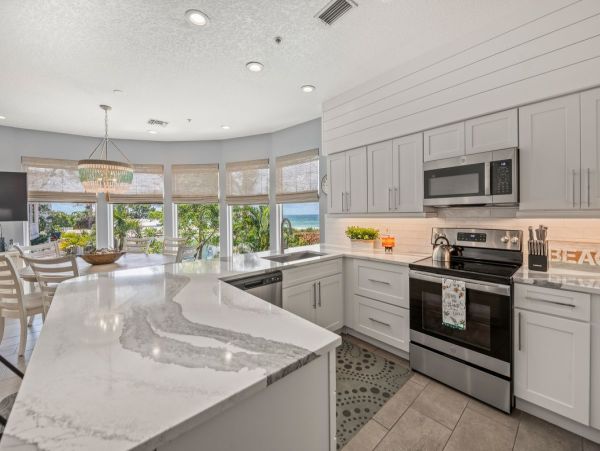 Gulf Front Holmes Beach Vacation Rental 3 Bedroom Condo