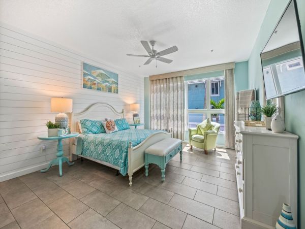 Gulf Front Holmes Beach Vacation Rental 3 Bedroom Condo