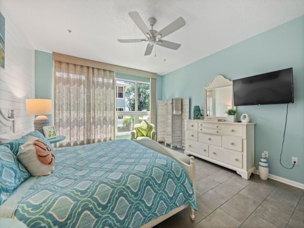 Gulf Front Holmes Beach Vacation Rental 3 Bedroom Condo