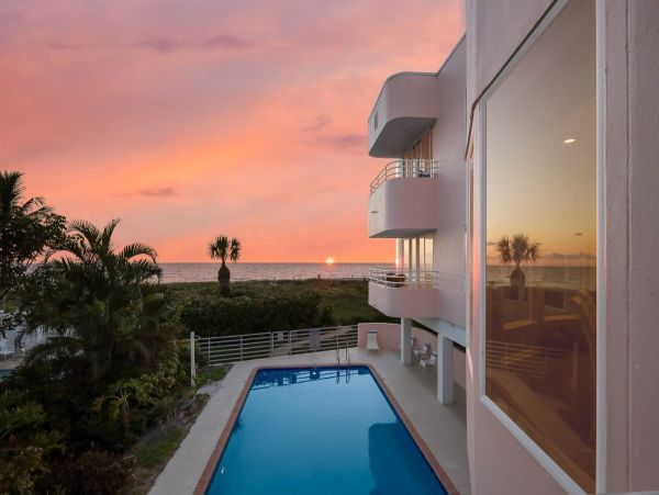 Gulf Front Holmes Beach Vacation Rental 3 Bedroom Condo