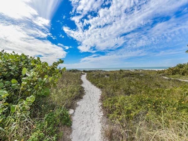 Gulf Front Holmes Beach Vacation Rental 3 Bedroom Condo